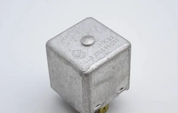 Skoda Felicia I Other relay 443319686001