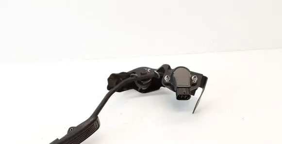 Toyota Avensis T250 Accelerator throttle pedal