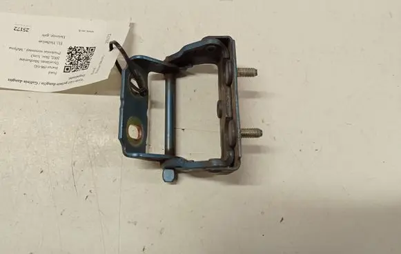 Ford Focus Tailgate/trunk/boot hinge C8Q9A