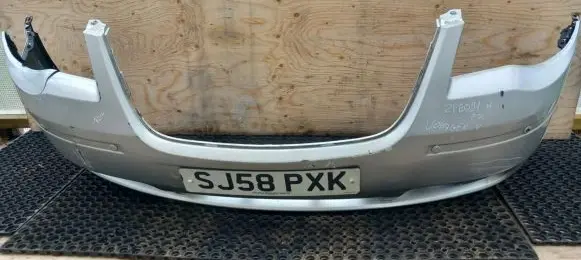 Chrysler Town & Country IV Front bumper