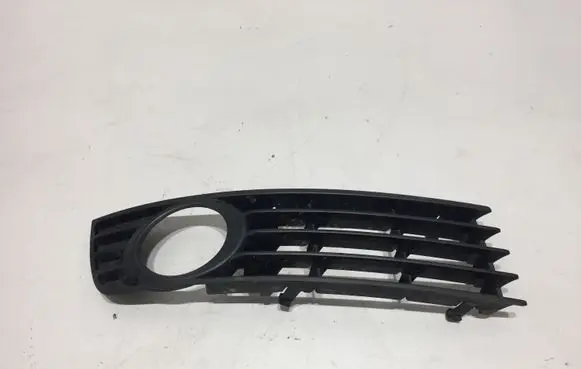 Audi A4 S4 B6 8E 8H Front fog light trim/grill 8E0807682