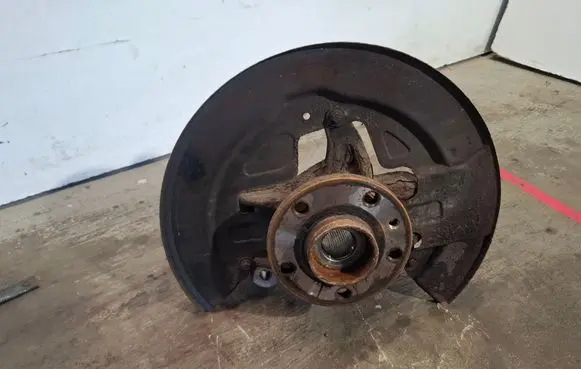Volvo V60 Front wheel hub 6G913K171