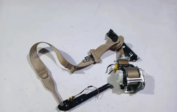 Ford Explorer VI Front seatbelt LB5BS612D64AD