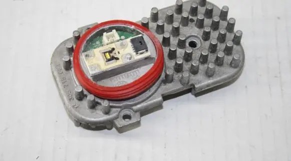 BMW X5 F15 LED ballast control module 1305715084