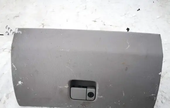 Glove box