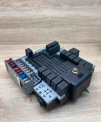 Volvo V70 Fuse module 9494509 9441582