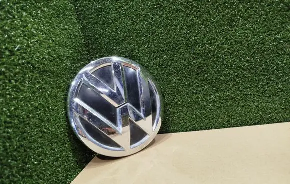 Volkswagen Crafter Manufacturer badge logo/emblem 7C0853630C 7C0853630B