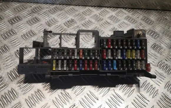 Mercedes-Benz Vaneo W414 Fuse box set 1685453340 A1685453340