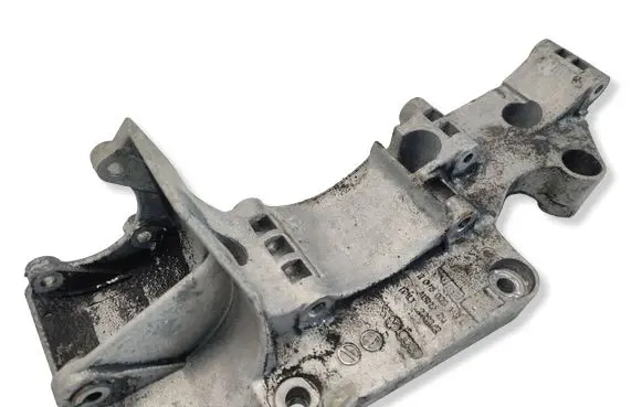 Volkswagen Transporter - Caravelle T5 Generator/alternator bracket 045903143C 20132