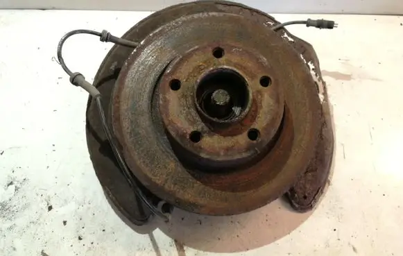 Opel Vivaro Rear wheel hub