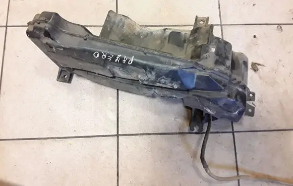 Mitsubishi Pajero Windshield washer fluid reservoir/tank 860142082