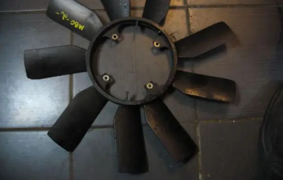 Mercedes-Benz C W202 Fan impeller 8042000123 22D70KW