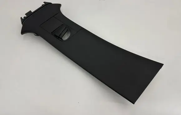 Volvo XC40 (B) pillar trim (bottom) 31457491