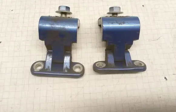 Volkswagen Golf V Tailgate/trunk/boot hinge