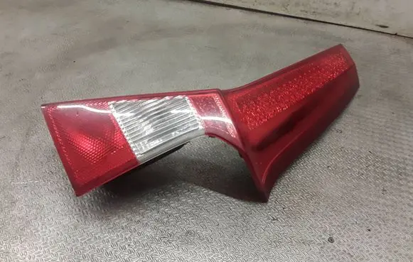 Volvo V70 Tailgate rear/tail lights 
