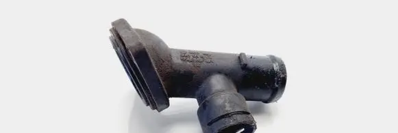 Volkswagen Touran I Engine coolant pipe/hose 03G121121B