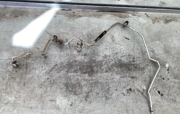 Cadillac CTS Air conditioning (A/C) pipe/hose