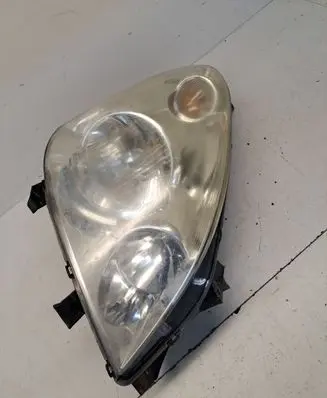 Toyota Corolla Verso AR10 Headlight/headlamp 3124