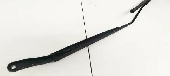 Renault Megane III Front wiper blade arm 288860005R