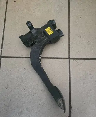 Iveco Daily 4th gen Accelerator throttle pedal 0281002632 504061734 105506251