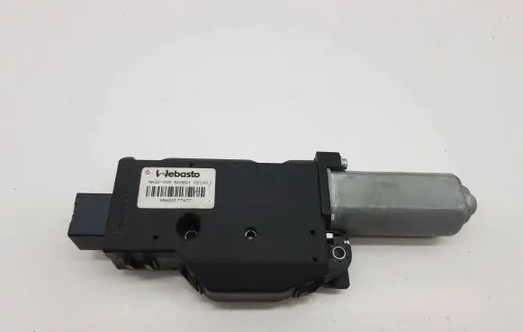 Nissan X-Trail T32 Sunroof motor/actuator NA32V05 SNA32177477 6D0601