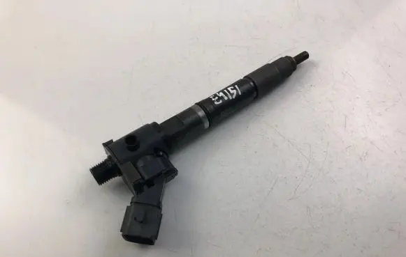 Volvo V70 Fuel injector 31405404