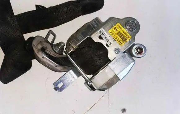 Hyundai i40 Front seatbelt 888203Z000 888103Z000