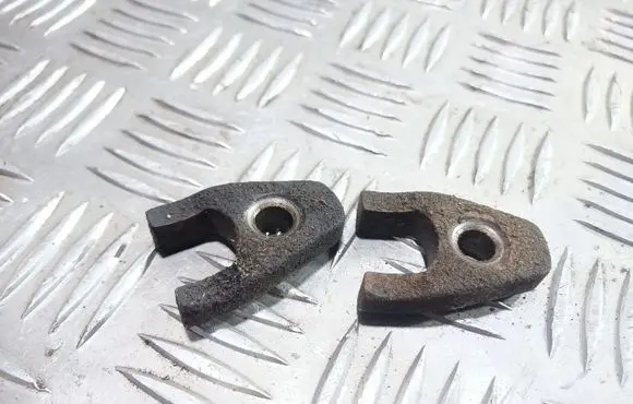 KIA Sorento Fuel Injector clamp holder