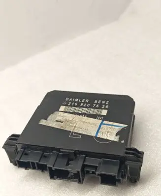 Mercedes-Benz E W210 Door control unit/module 2108207526 7843031