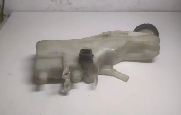 Toyota Corolla Verso E121 Brake fluid reservoir 24451