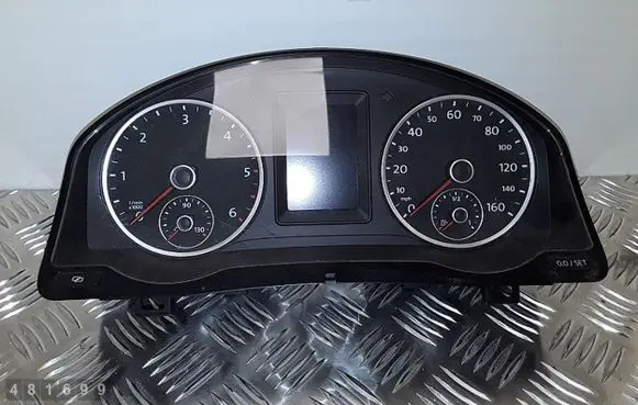 Volkswagen Tiguan Speedometer (instrument cluster) 5N0920972A