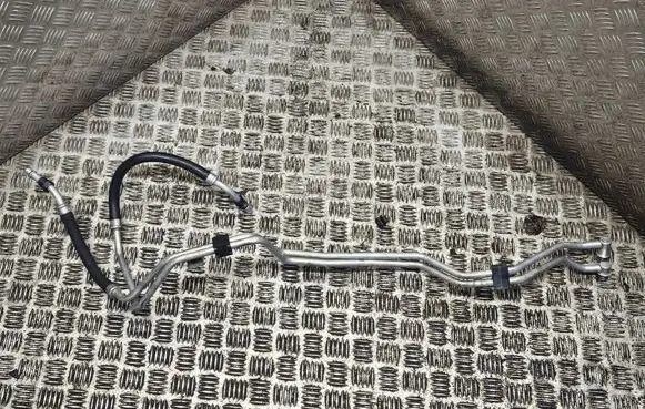 Jaguar XK - XKR Gearbox oil cooler pipe/hose 6W837R081AC 20403