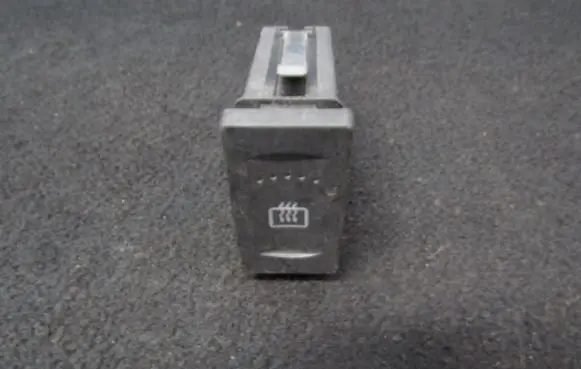 Volkswagen PASSAT B5 Windscreen/window heater switch 3b0959621d