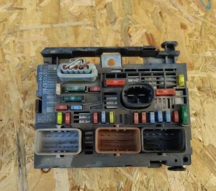 Peugeot Partner BSM Control unit 9807028780