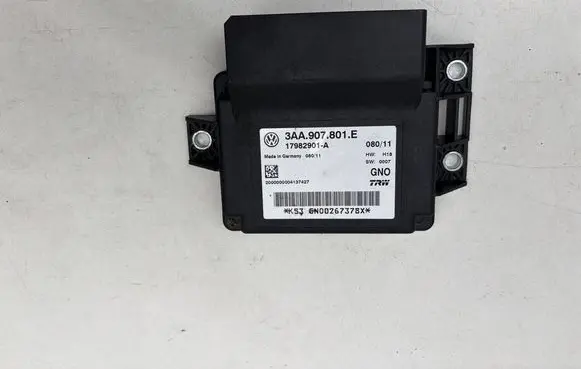 Volkswagen PASSAT CC Hand brake control module 3AA907801E