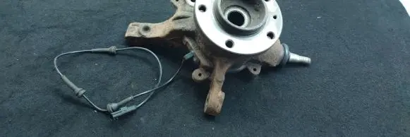 Opel Movano B Front wheel hub