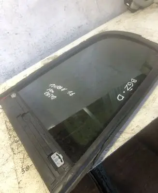 Volkswagen Touran II Rear side window 43r001667