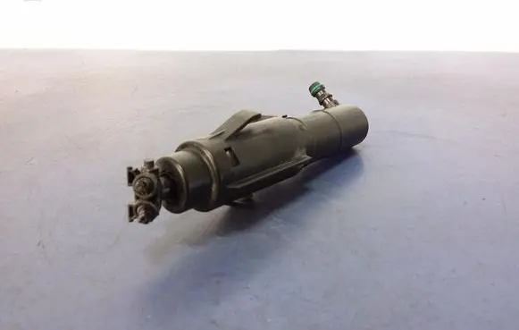 Volkswagen Jetta VI Windshield washer spray nozzle 5K0955978A