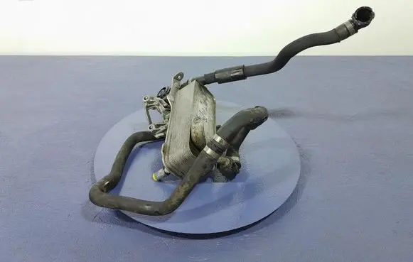 BMW 7 G11 G12 Engine oil radiator 8570062