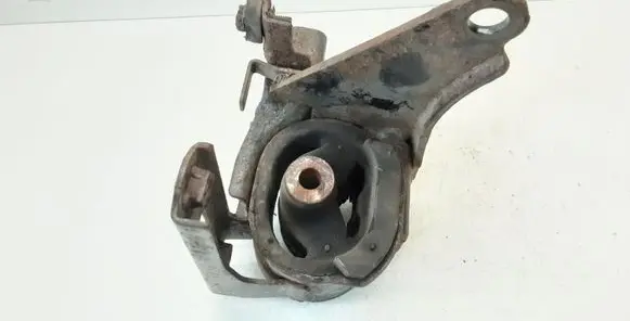 Toyota RAV 4 (XA20) Engine mount bracket