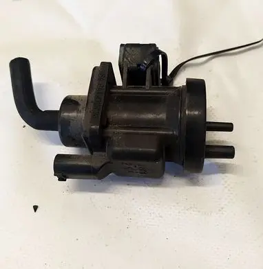 Mercedes-Benz C W203 Turbo solenoid valve A0005450527