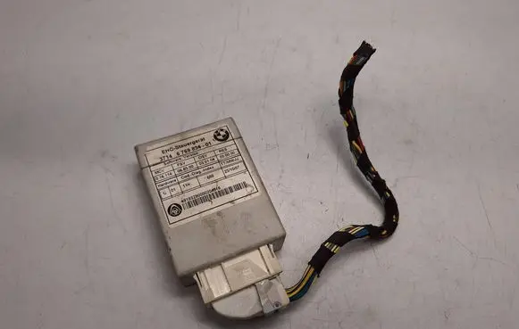 BMW 5 E60 E61 Air suspension control unit module (rear) 37146769834 37146784314 37146770411