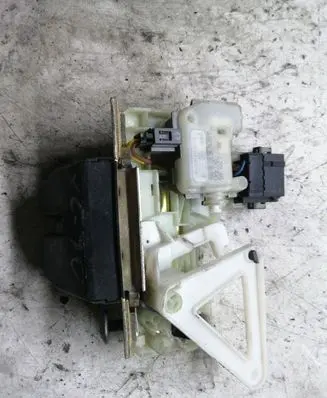 Volvo XC70 Tailgate/trunk/boot lock/catch/latch 30753829