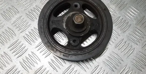 Toyota Avensis T250 Crankshaft pulley 134080R011