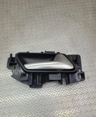 Opel Astra L Front door interior handle 9820155280
