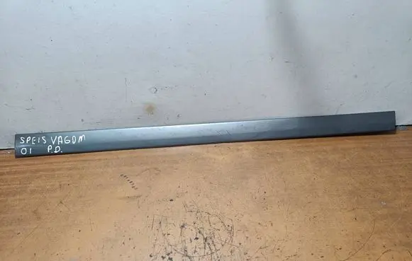 Mitsubishi Space Wagon Front door trim (molding) MR286466