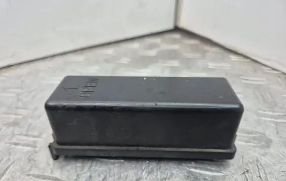 Subaru Forester SH Fuse box cover RB203300B