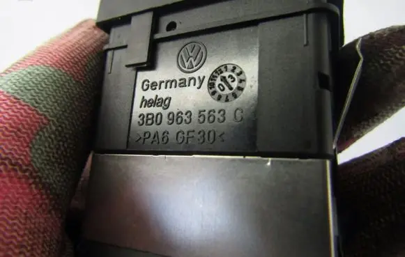 Volkswagen PASSAT B5.5 Seat heating switch 3B0963563C