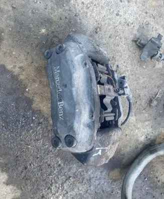Mercedes-Benz E W211 Front brake caliper