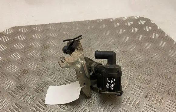 Volvo XC90 Electric auxiliary coolant/water pump 31368143